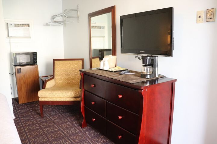 Room 34 of 66