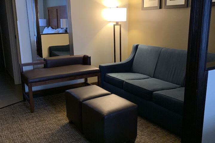 Room 32 of 62