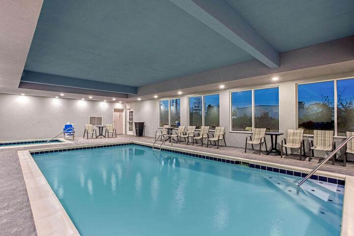 La Quinta Inn & Suites by Wyndham Paducah