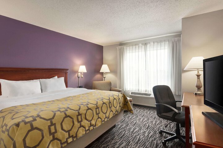 Room 13 of 30