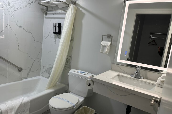 Room 3 of 10