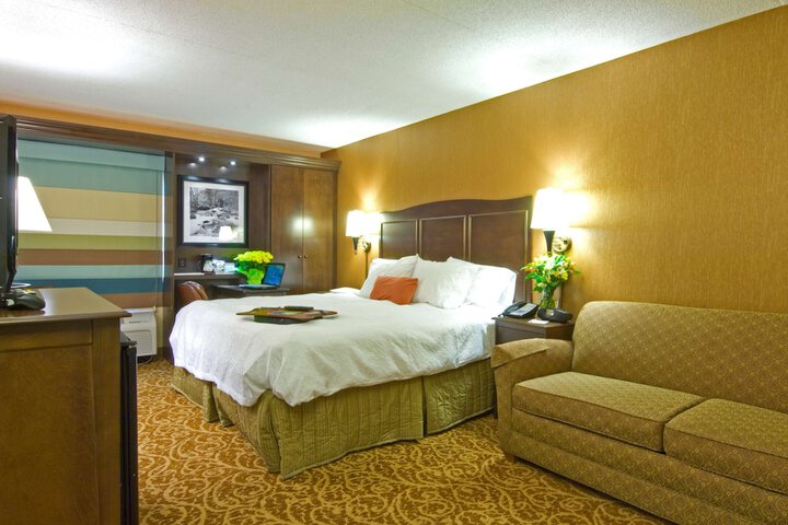 Room 42 of 77