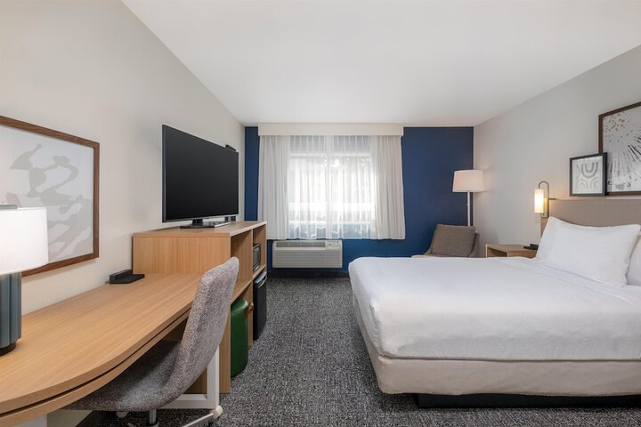 Spark by Hilton Springfield Eugene