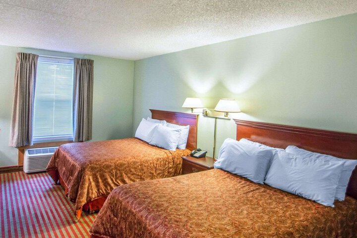 Room 10 of 29