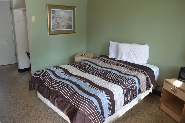 Room 11 of 15