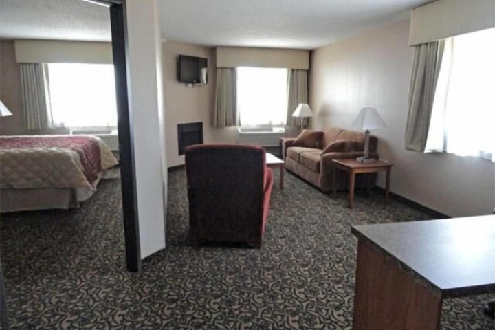 Room 11 of 37