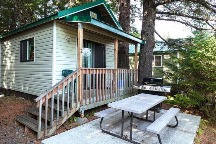 Cabin 2 Lynn View Lodge