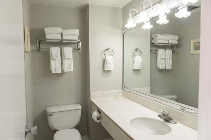 Travelodge by Wyndham Monterey Bay