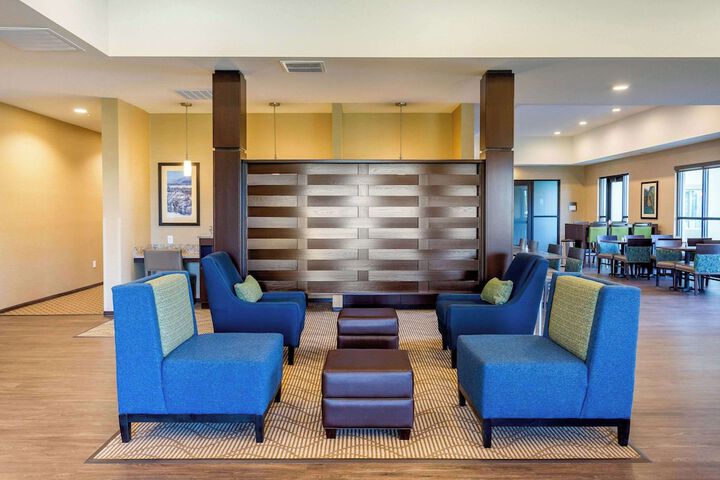 Comfort Suites Burlington near I-5