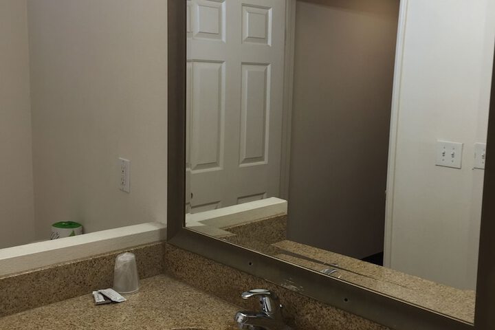 Room 16 of 36