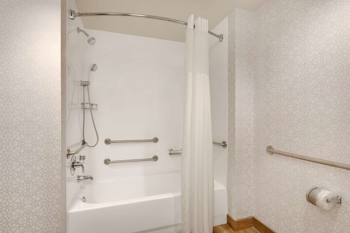 Room 32 of 70