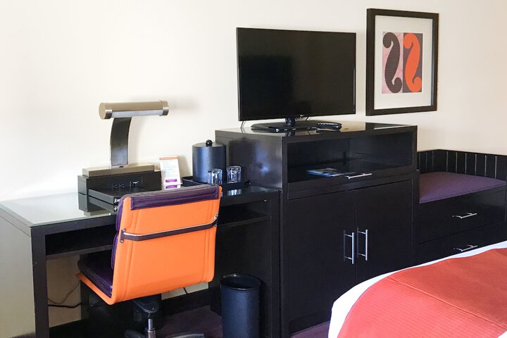Room 68 of 108