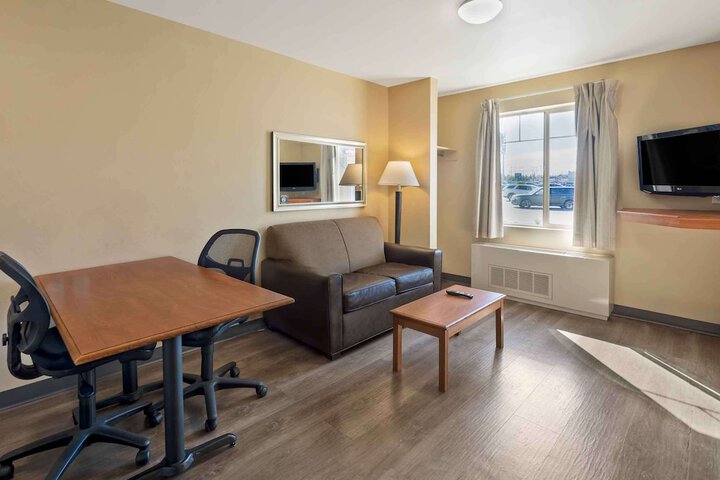 Room 14 of 28