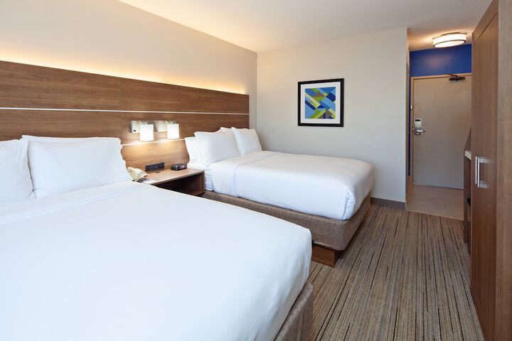 Room 15 of 40