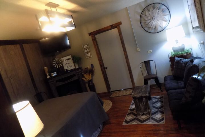 Room 35 of 73