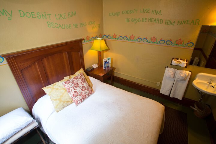 Room 16 of 24