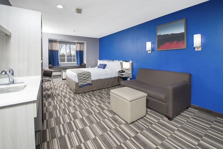 Room 11 of 30