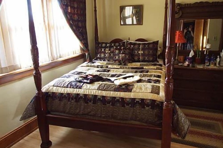 Room 11 of 39