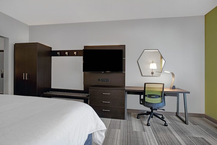 Room 15 of 50