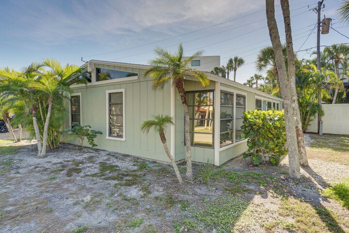 Manasota Key Vacation Rental w / Beach Access!