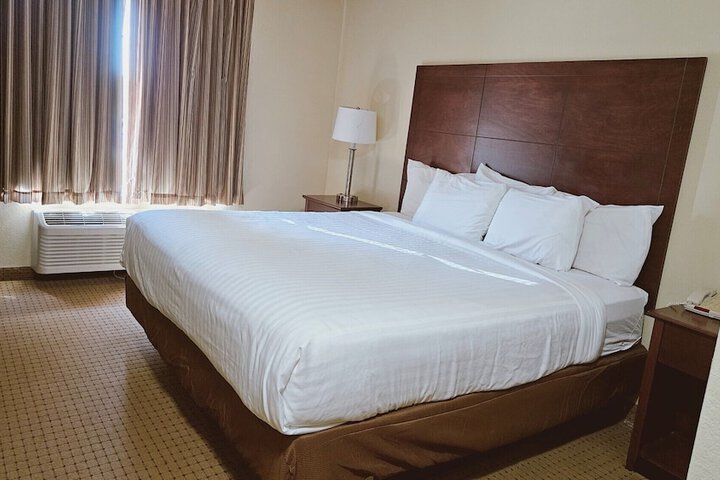 Cobblestone Inn & Suites - Bloomfield