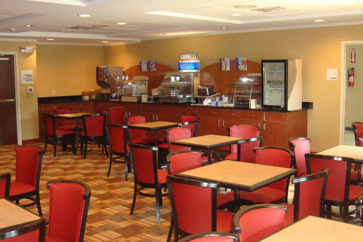 Holiday Inn Express Hotel & Suites Memphis / Germantown by IHG