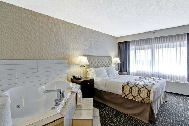 Room 27 of 54