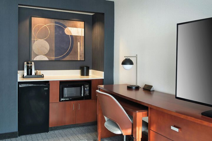 Courtyard by Marriott Silver Spring North / White Oak