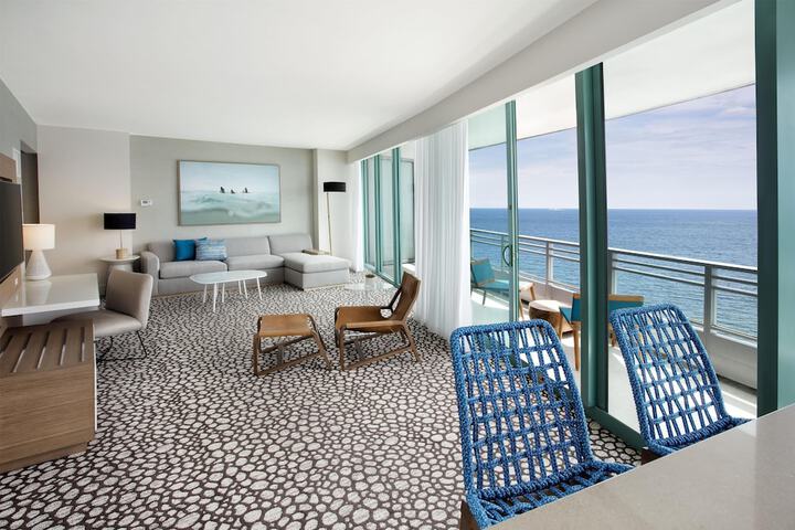 Signia by Hilton Diplomat Beach Resort