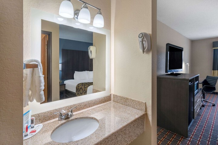Room 21 of 26