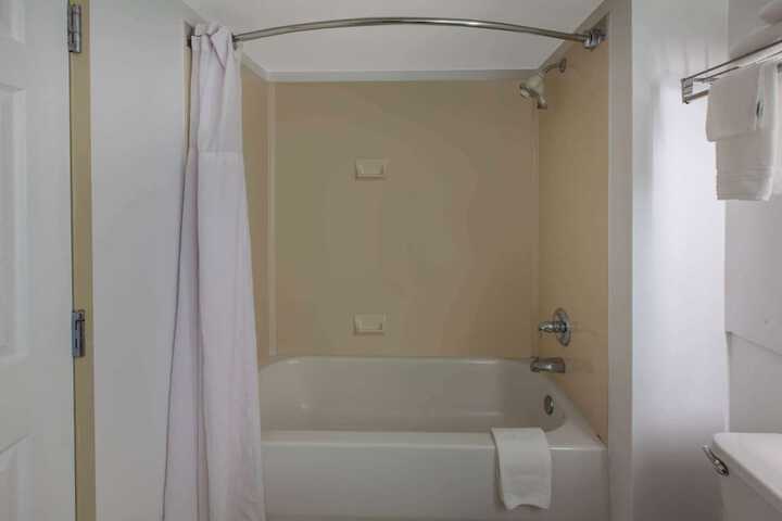 Room 10 of 23