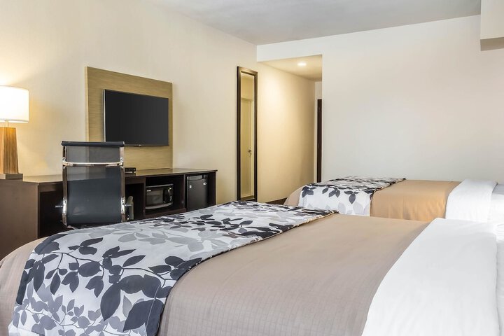 Room 18 of 27