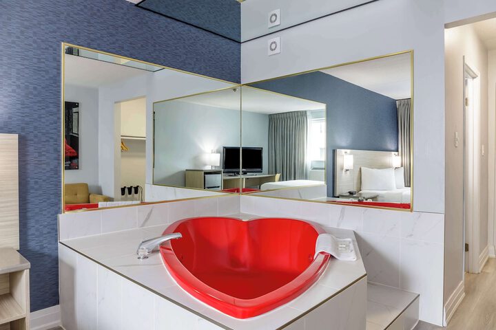 Room 20 of 35