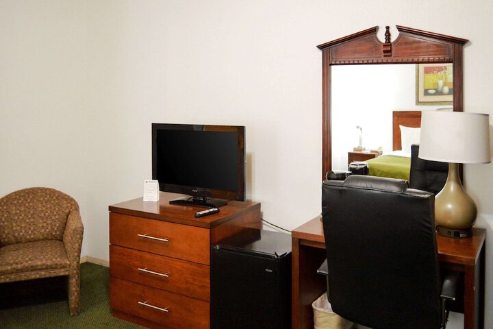 Room 28 of 49