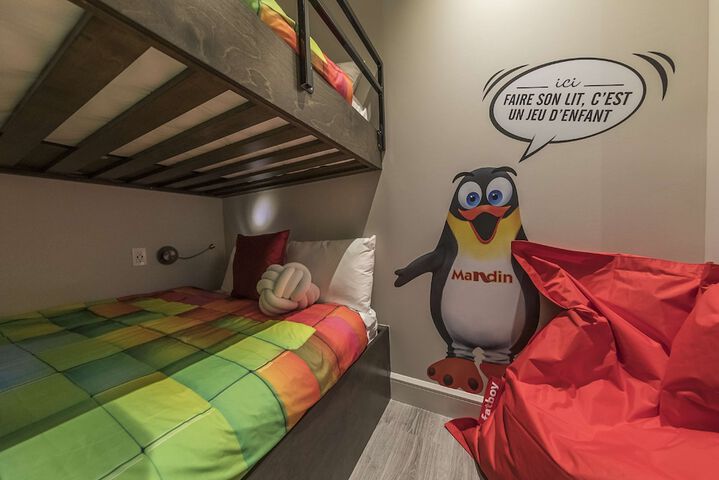Room 28 of 107