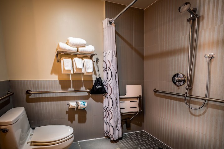 La Quinta Inn & Suites by Wyndham Times Square South