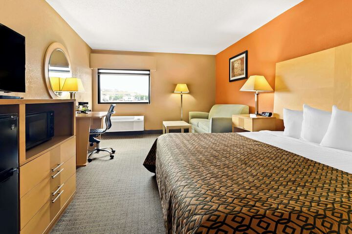 Room 16 of 37
