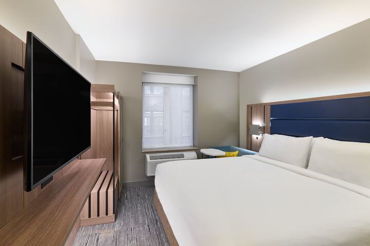 Room 13 of 54