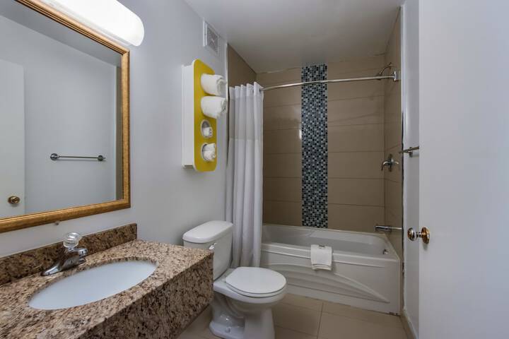 Room 16 of 28