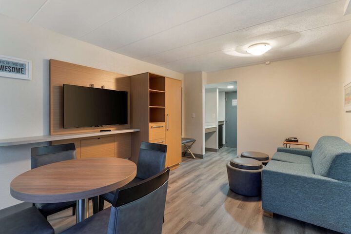 Room 21 of 31