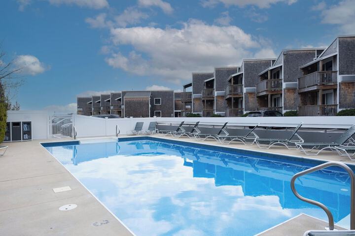 Aspinquid Resort
