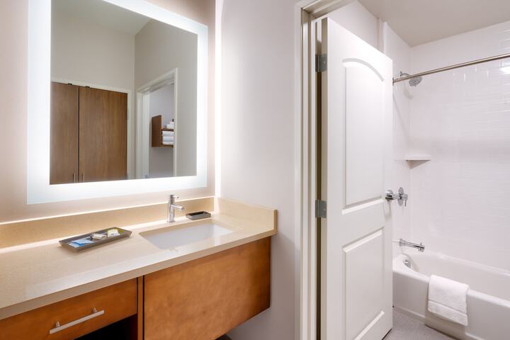 Staybridge Suites Lehi - Traverse Ridge Center by IHG