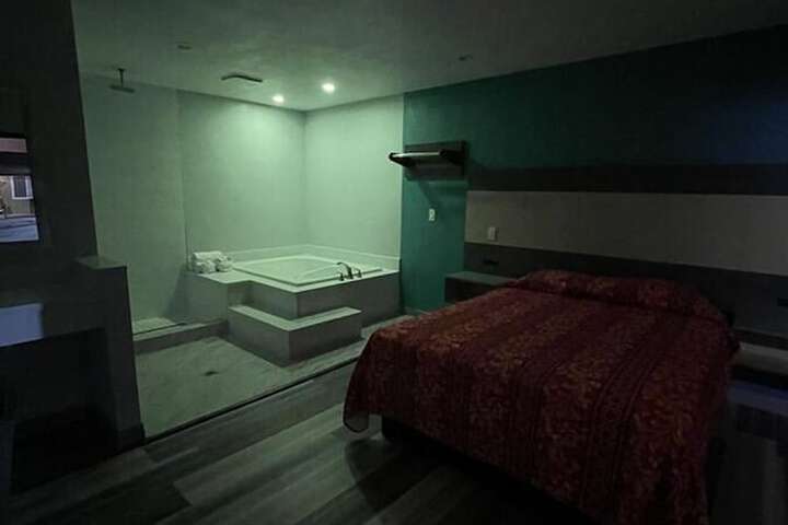Room 22 of 28