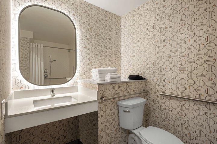 Holiday Inn Ontario by IHG