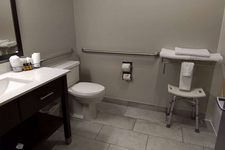 Room 20 of 28