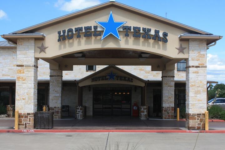 Hotel 3 of 44