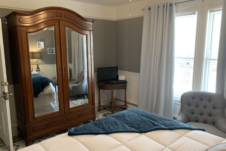 Come From Away B & B Inn