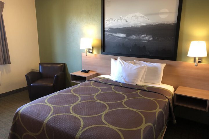 Room 27 of 42