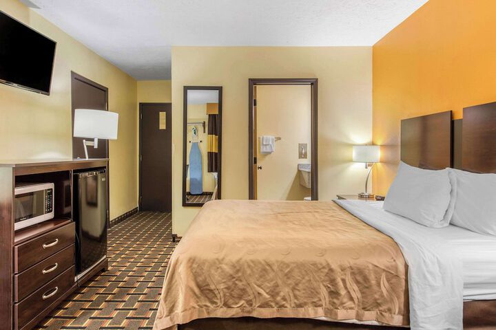 Room 43 of 47