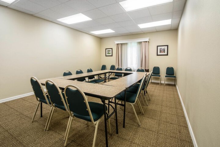 Comfort Inn & Suites DeLand - near University
